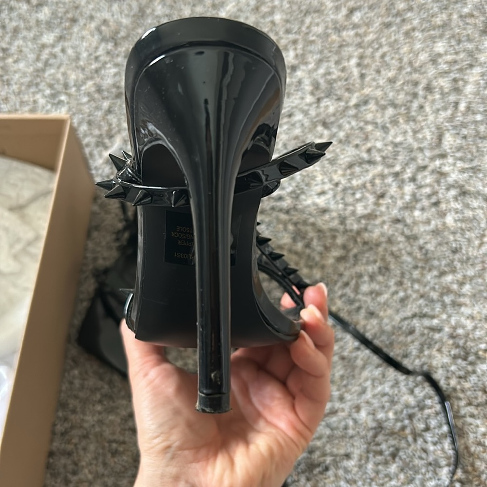 Steve Madden spiked sandals - Picture 5 of 8